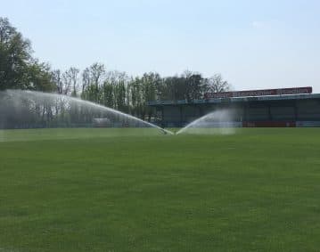 Privatgarten mit automatisierter Beetbewässerung