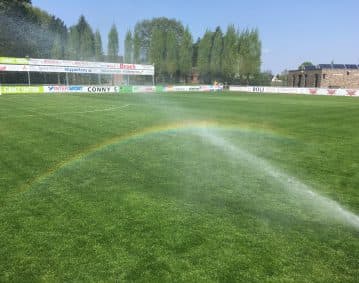 Sportflächenpflege mit saisonaler Steuerung